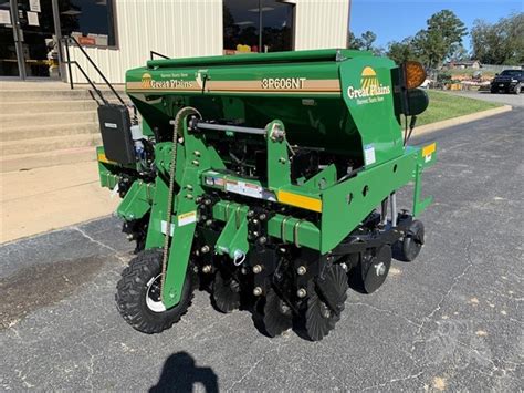 mounted grain drill, 7½" spacing, nine double disk openers, nine 18" no-till coulters, nine 3" X 13" press wheels, acre counter, rear walk board, large and small seed boxes, ground driven, Cat II/III 3 pt. . Great plains 3p606nt